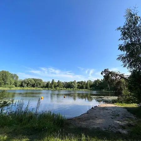 Villa Lake&forest&city